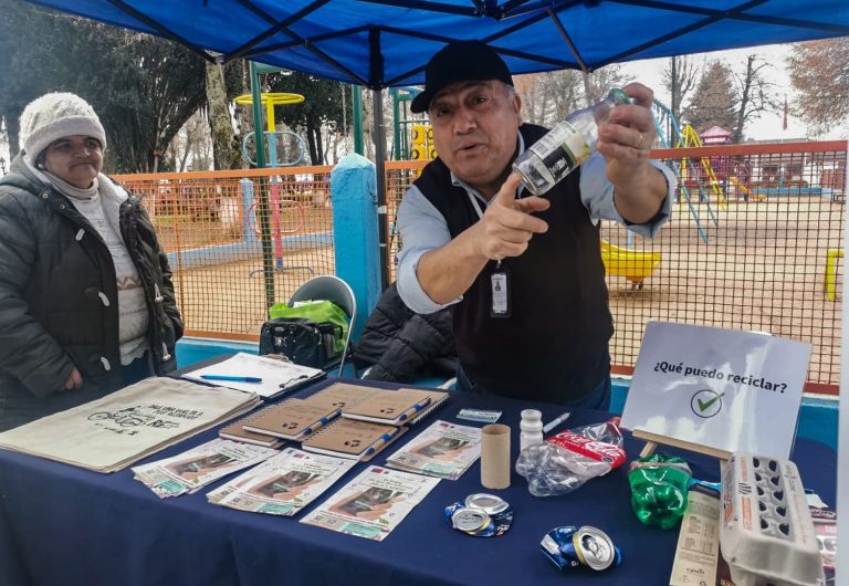 Campaña de reciclaje se tomó Plaza de Santa Juana