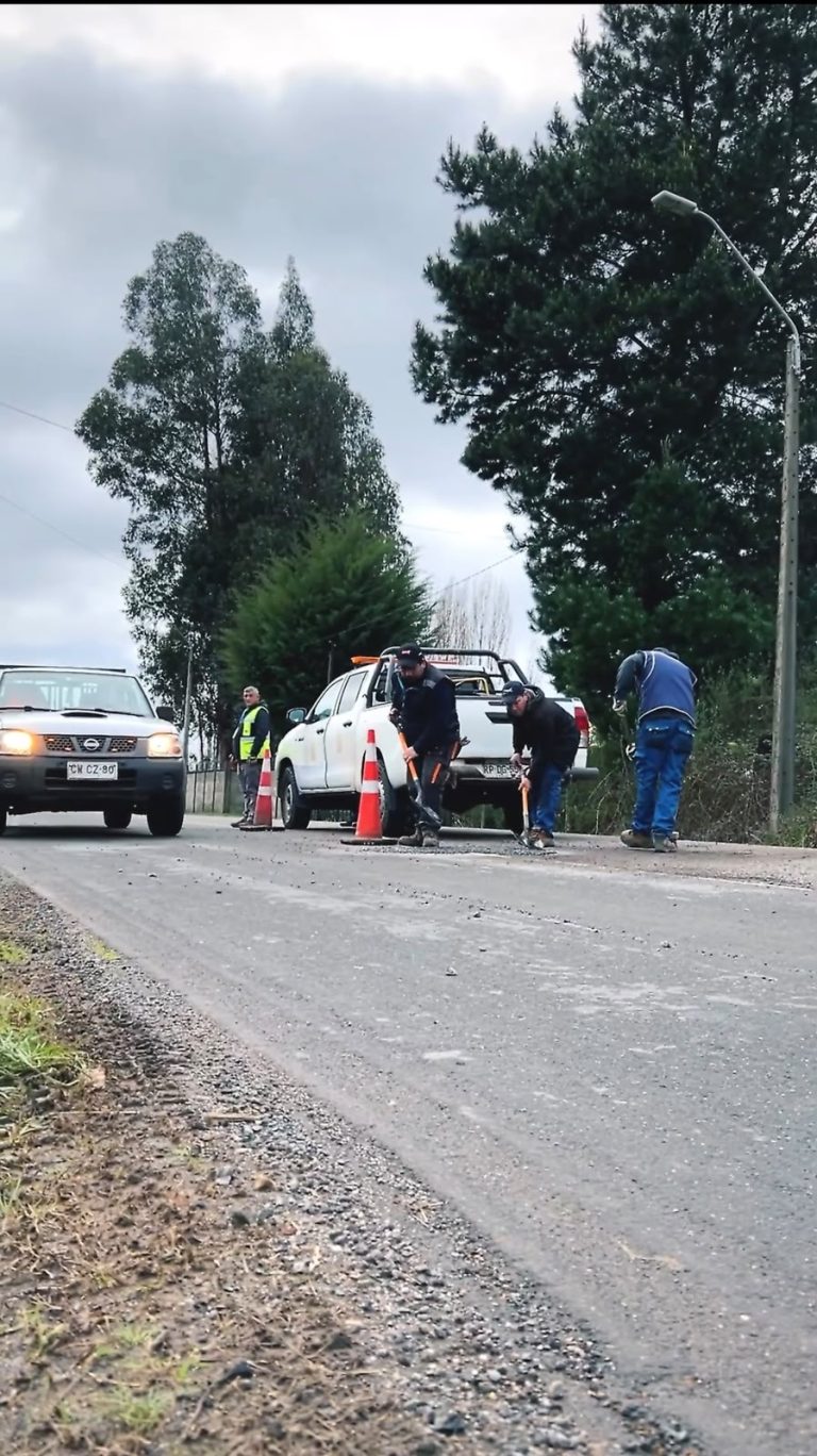🌧️ ¡Trabajamos en las calles de la comuna frente al sistema frontal! 🚧