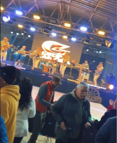 ¡Pura trayectoria y talento! El Grupo Zamora robó el show en la Feria del Camarón 2026 con más de 30 años de carrera.